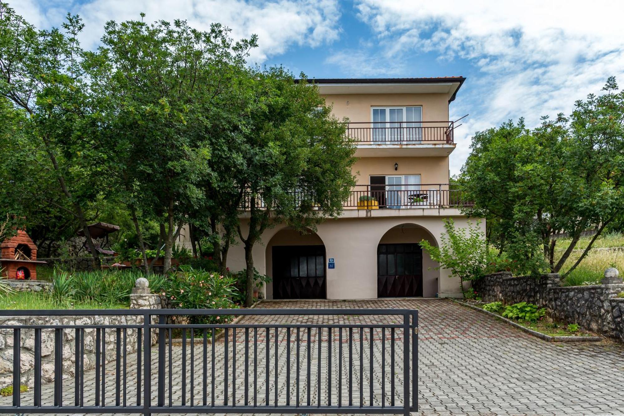Apartments Claudia Smrika Exterior photo